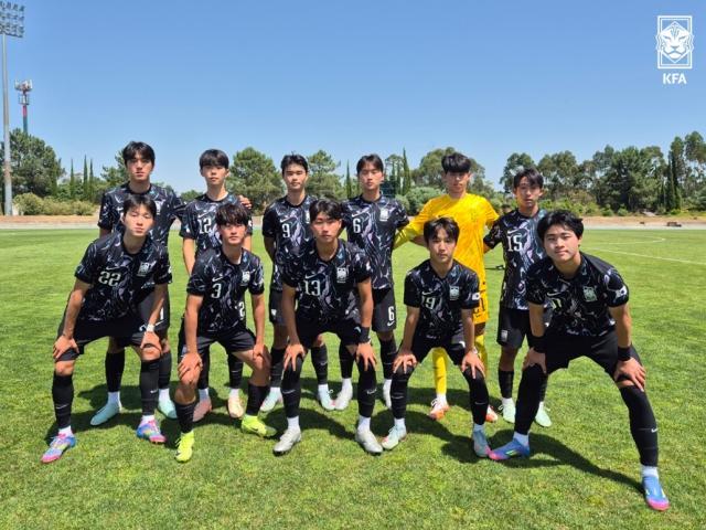 参加葡萄牙四国赛的韩国U16国少队.jpg