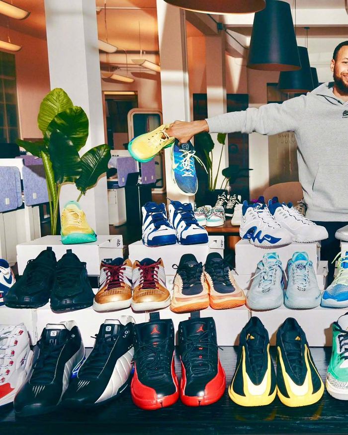 开云app安全-库里球鞋慈善拍卖会举行|斯蒂芬·库里|金州勇士队|大爱|时代|穿鞋_新浪体育_新浪新闻